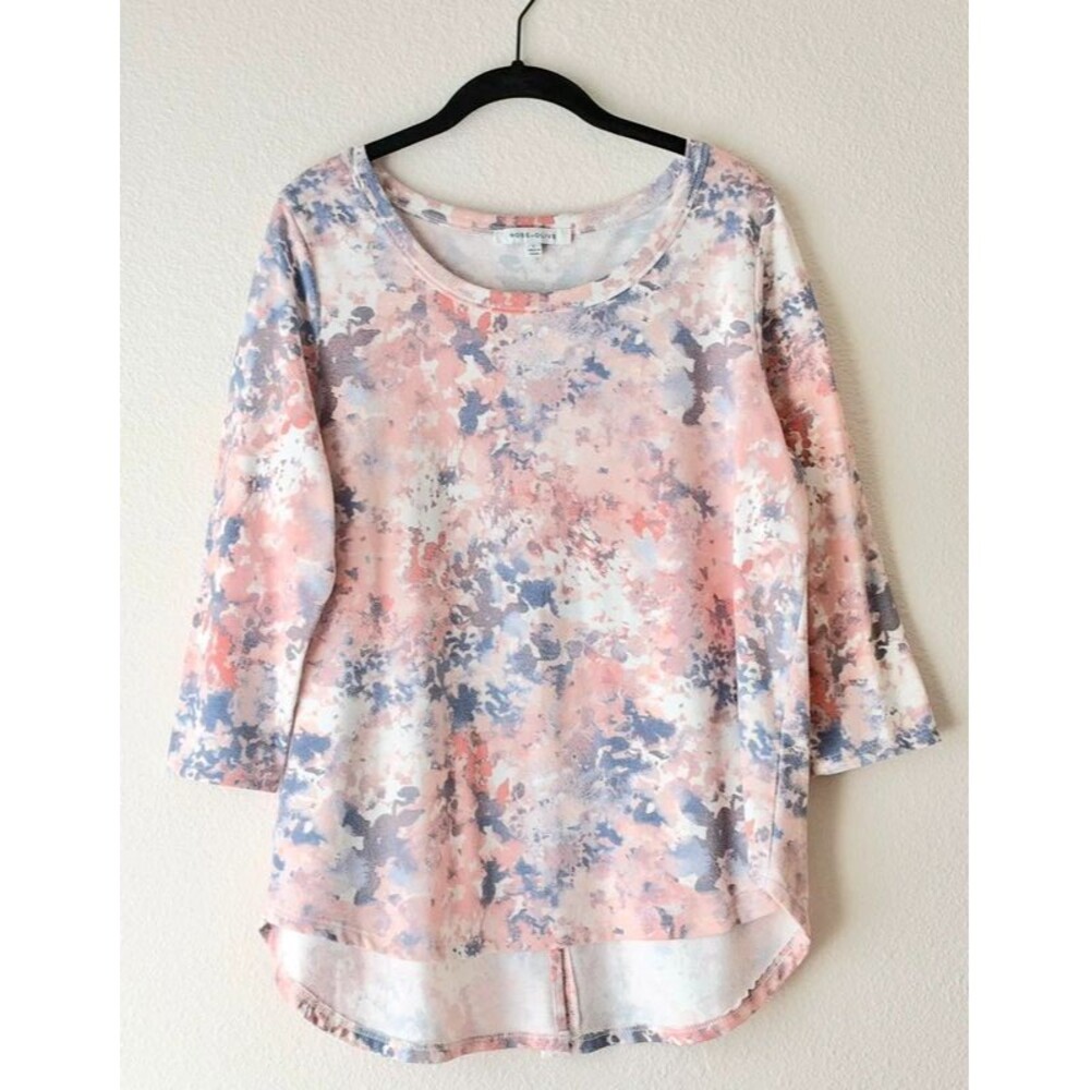 Rose + Olive Pink Purple 3/4 sleeve Top with button down back Women’s Large
